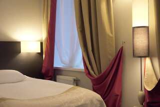 Отель Отель Reikartz Харьков Харьков Улучшенный двухместный номер с 2 отдельными кроватями-3