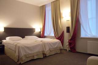 Отель Отель Reikartz Харьков Харьков Улучшенный двухместный номер с 2 отдельными кроватями-4